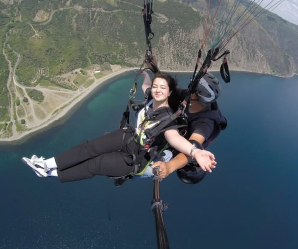 #uçmakdere #uçmakdere yamaç paraşütü #yamaçparaşütü #paragliding #flyingUçmakdere yamaç paraşütüMayıs ayında da devam ediyor...Uçmakdere RenkleriTurizm Seyahat Acentasıylawww.ucmakdererenkleri.com